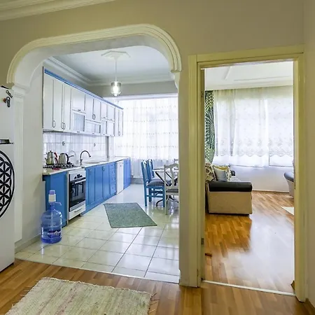 Cozy Flat W Balcony 10 Min To In *