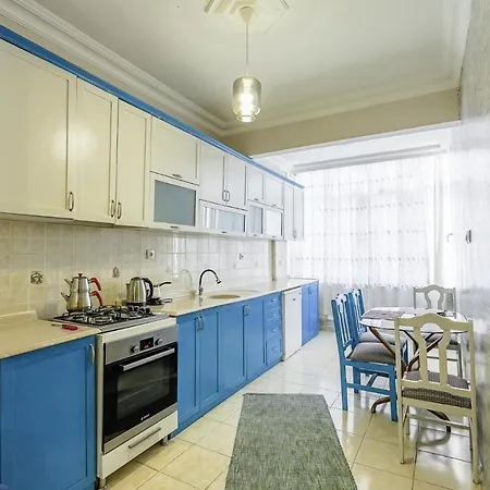 Cozy Flat W Balcony 10 Min To In アパート